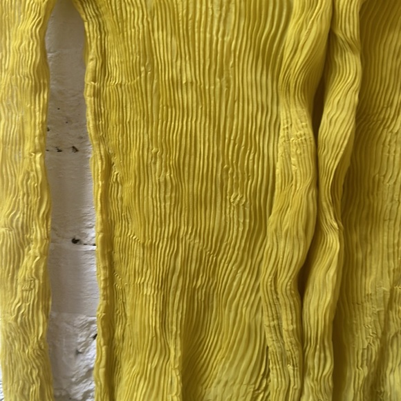 Issey Miyake pleats please yellow button down - Picture 2 of 9